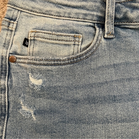 Judy Blue Star Bright Boyfriend Jeans - Picture 8 of 14